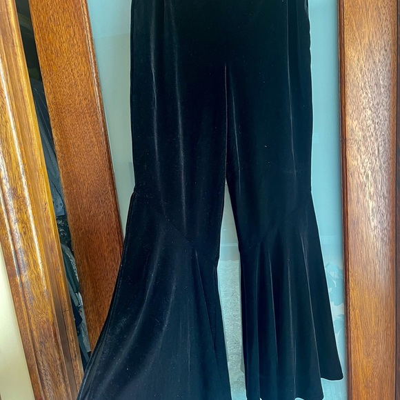 Unique,bellbottom pants - Picture 3 of 4